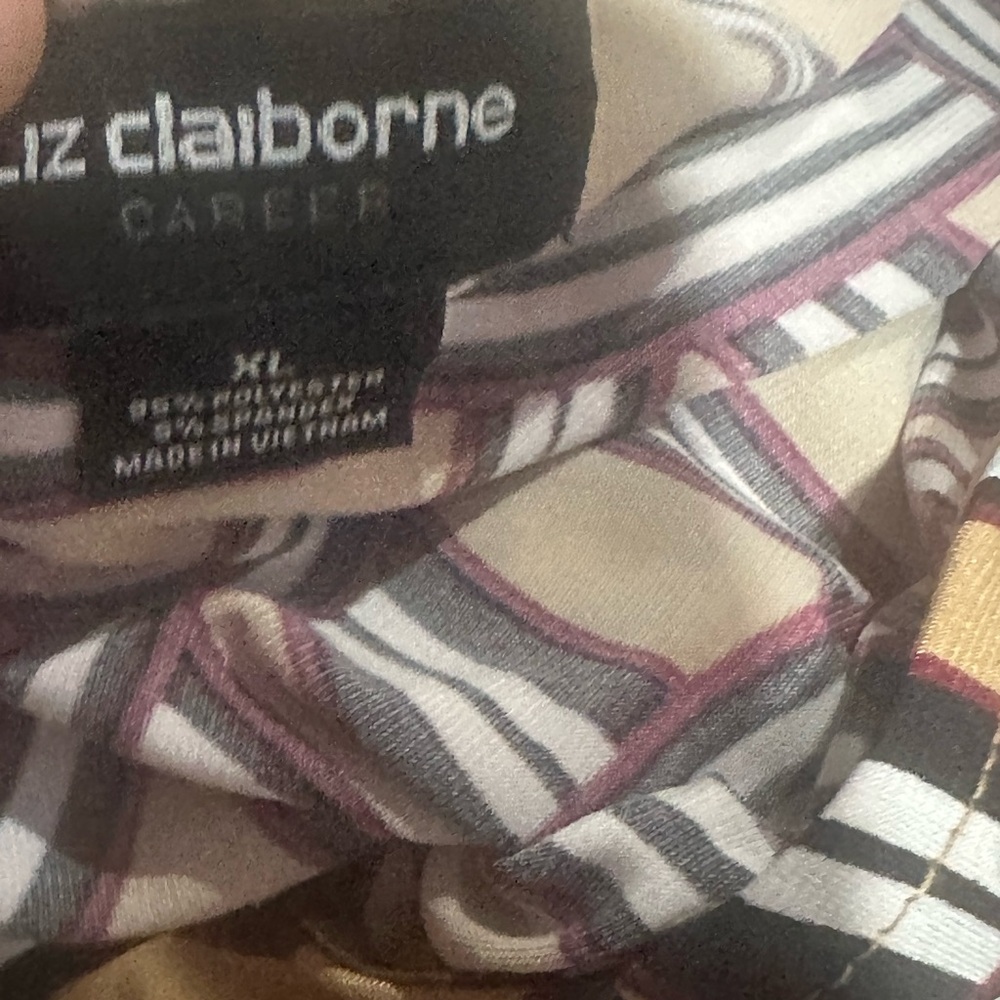 Geometric Patterned Tan/black/white Top - Picture 2 of 2